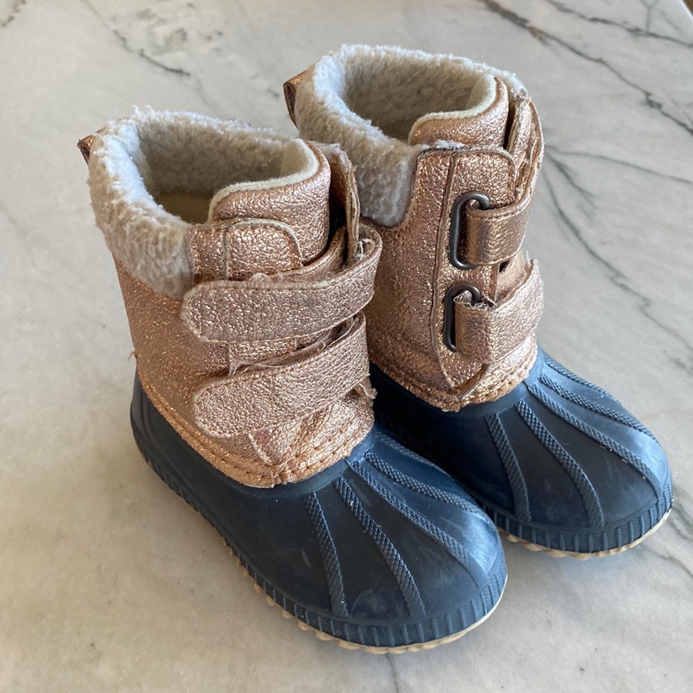 Gap toddler girls snow boots size 7/8